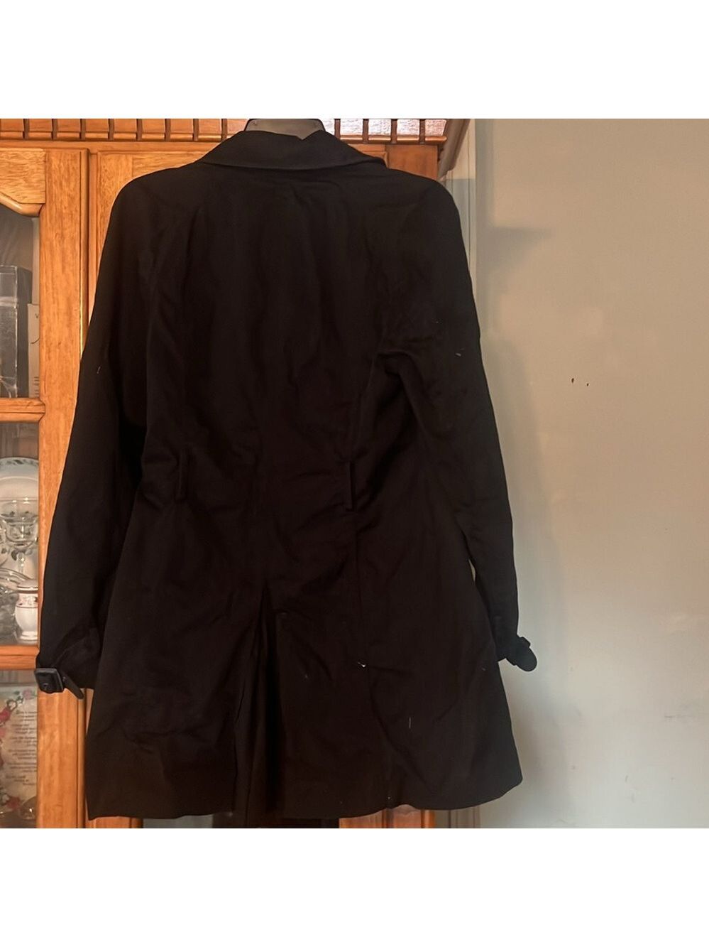 A woman coat - Picture 2 of 5